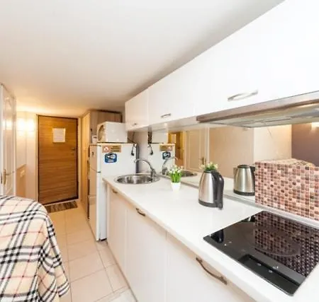Apartment Санрайз Мини Студия Полуподвал